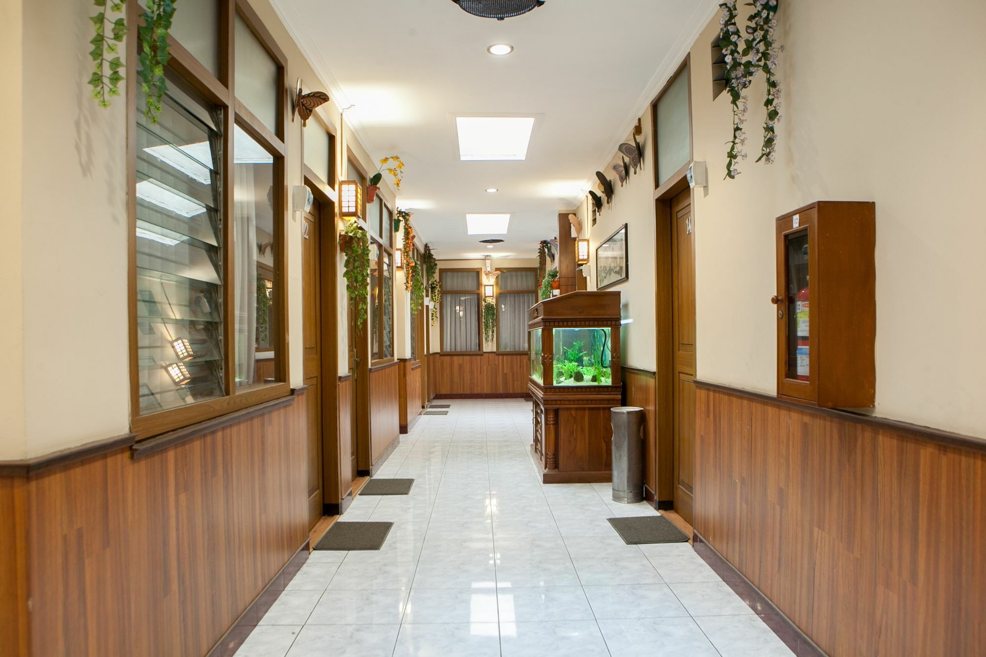 Reddoorz Plus Near Riau Street Бандунг Екстериор снимка