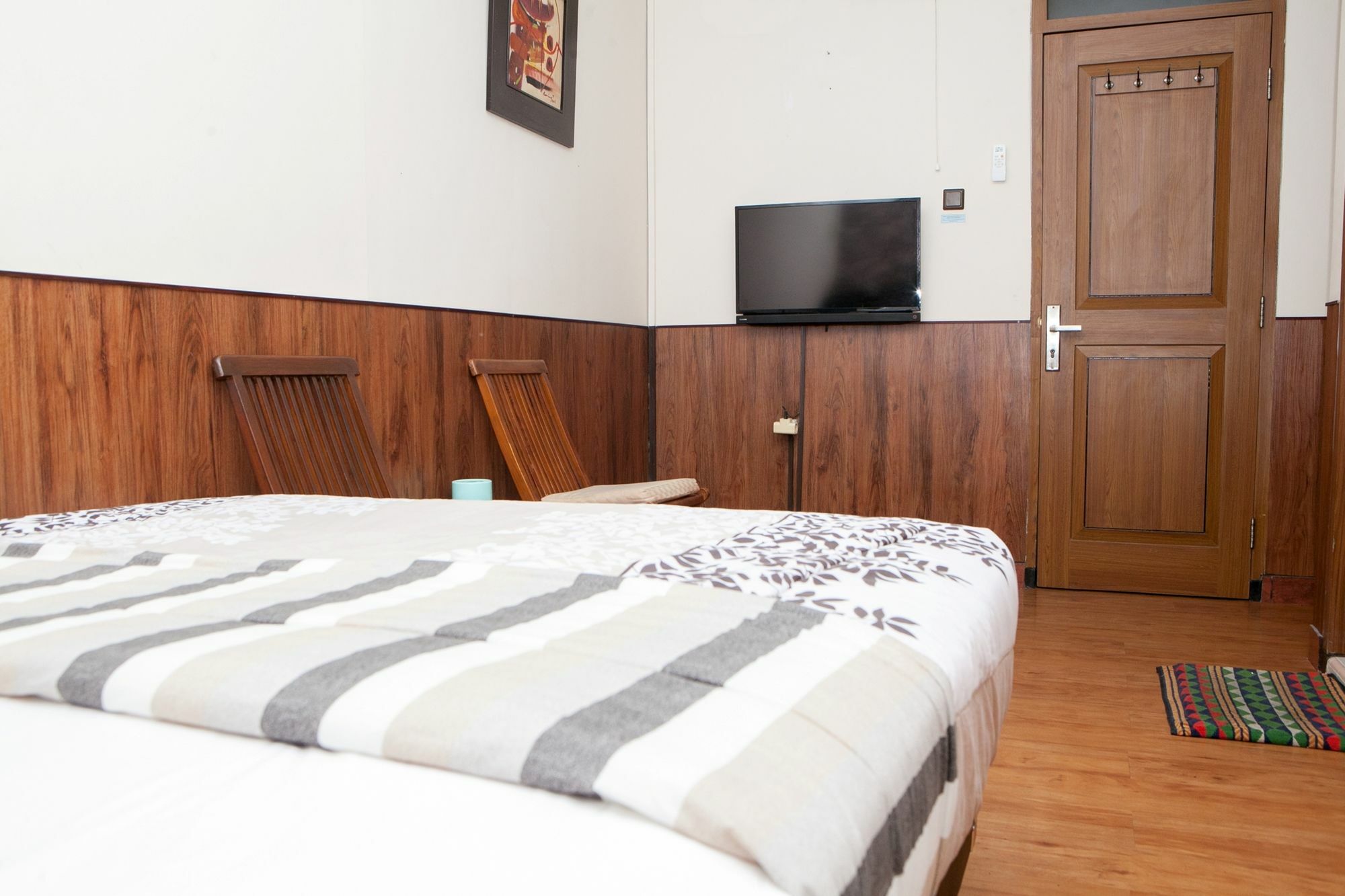 Reddoorz Plus Near Riau Street Бандунг Екстериор снимка