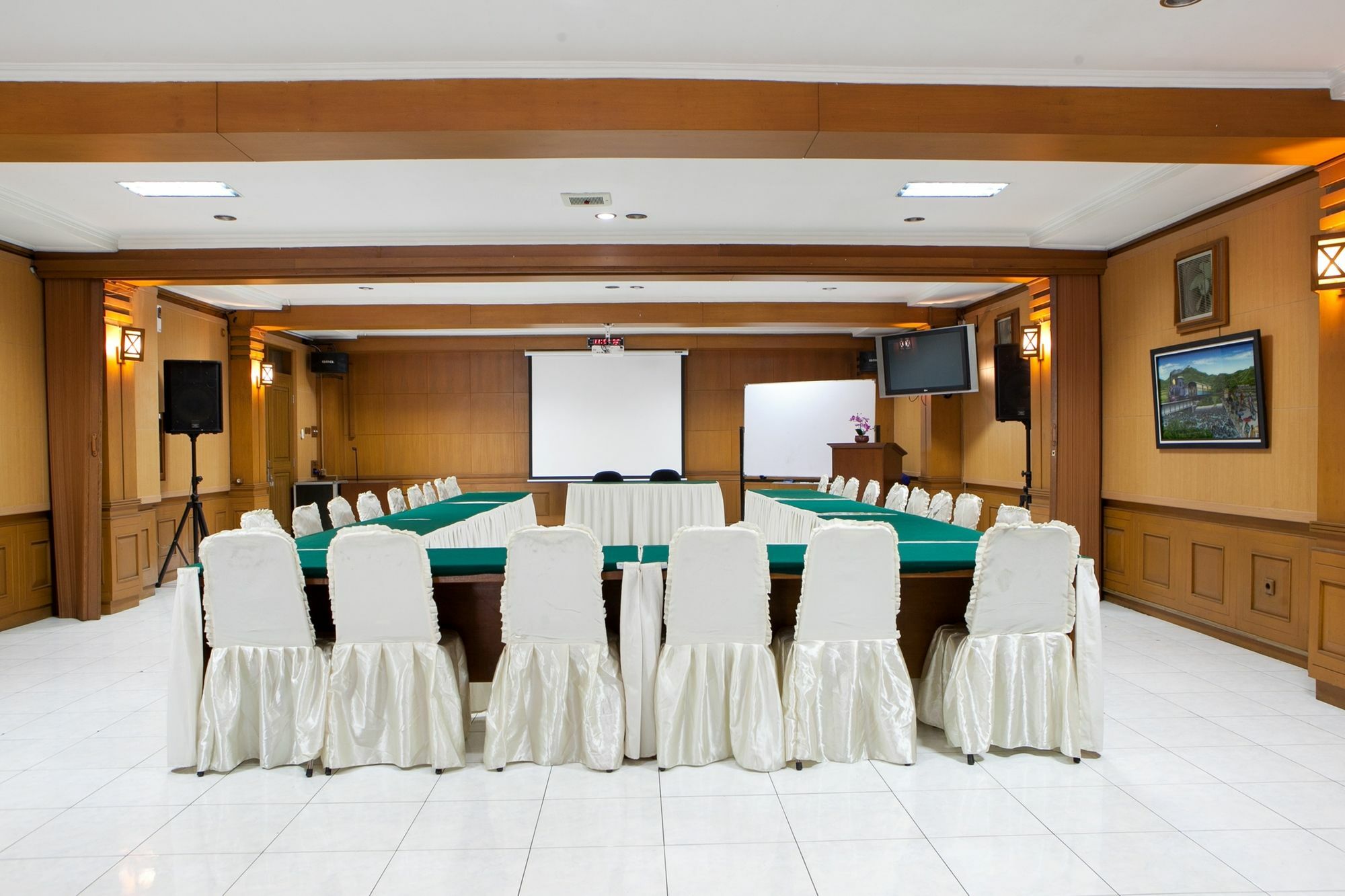 Reddoorz Plus Near Riau Street Бандунг Екстериор снимка