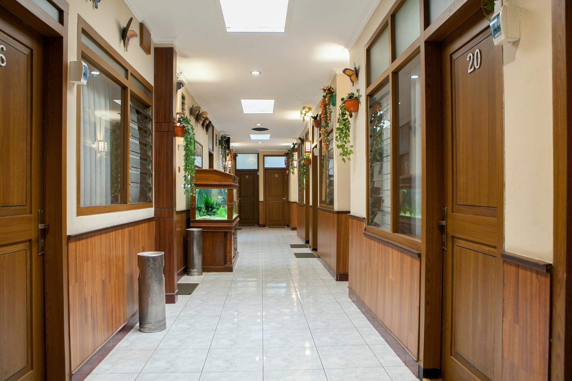 Reddoorz Plus Near Riau Street Бандунг Екстериор снимка